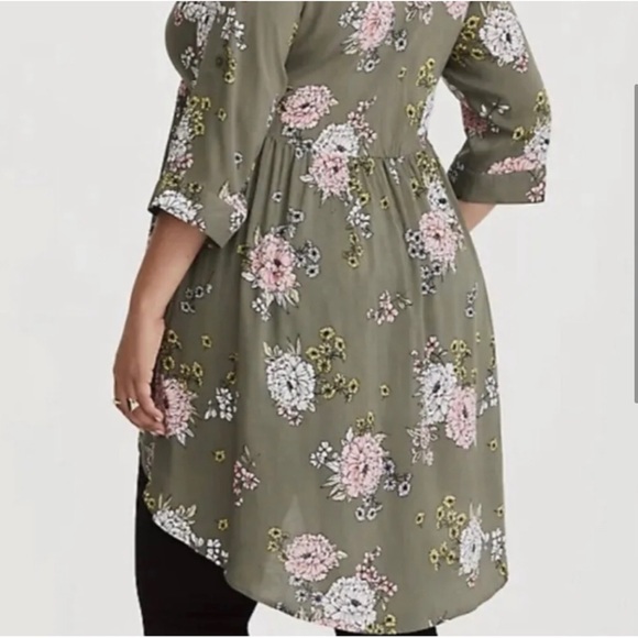 Torrid High Low Button Up Floral Blouse - Picture 3 of 9